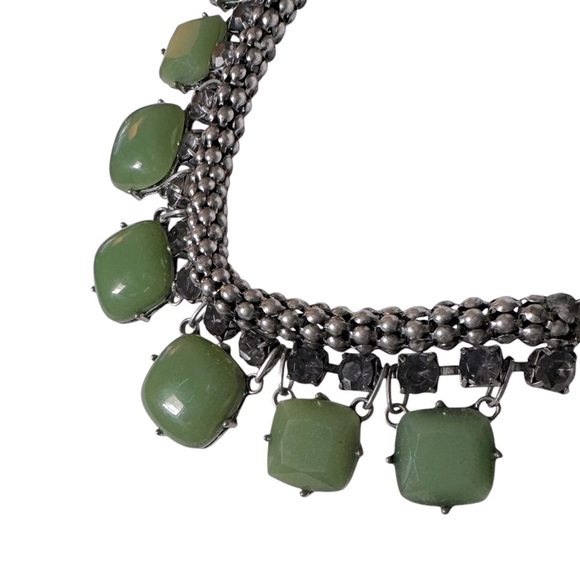 Vintage Green Chunky Bib Necklace Silver-Tone Faceted Cabochon Statement Jewelry - Picture 6 of 9